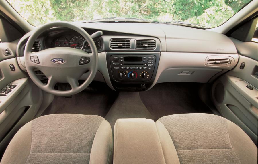  Ford Taurus Wagon 2000 года  (фото 19 из 38)